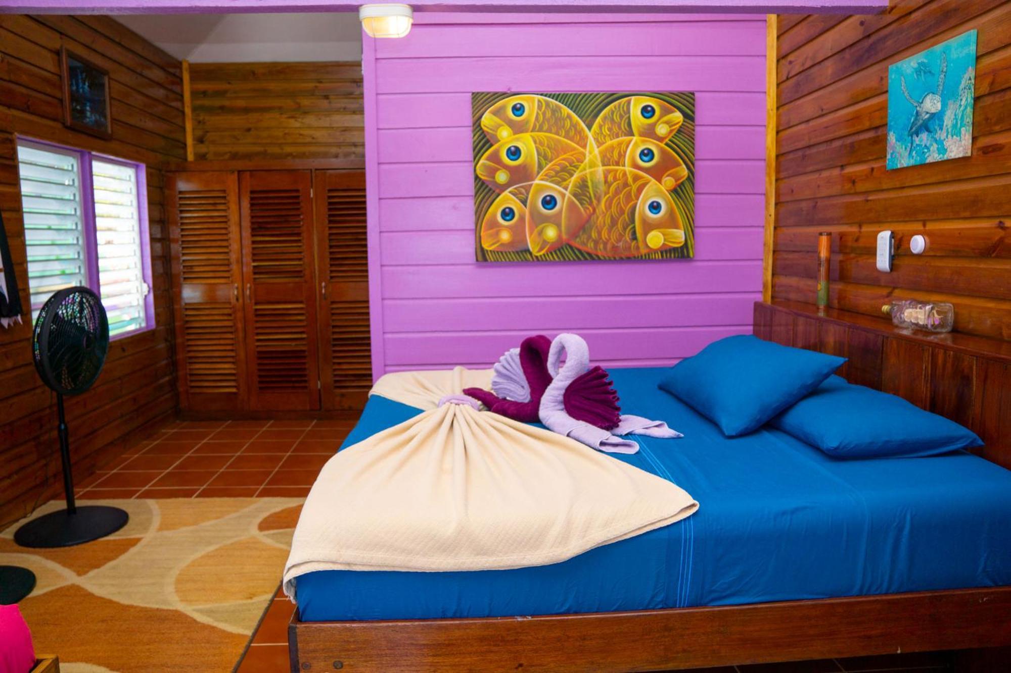 King Lewey'S Island Resort Placencia Extérieur photo