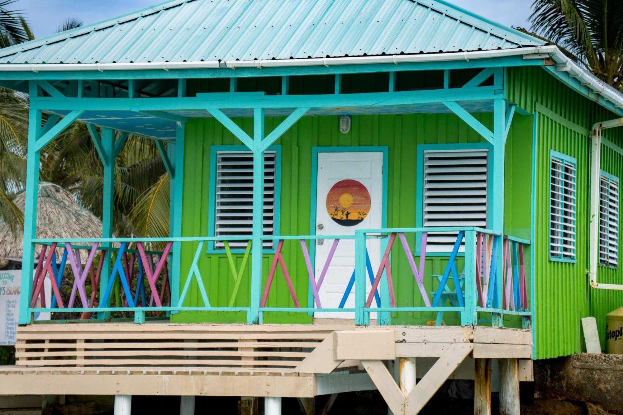 King Lewey'S Island Resort Placencia Extérieur photo