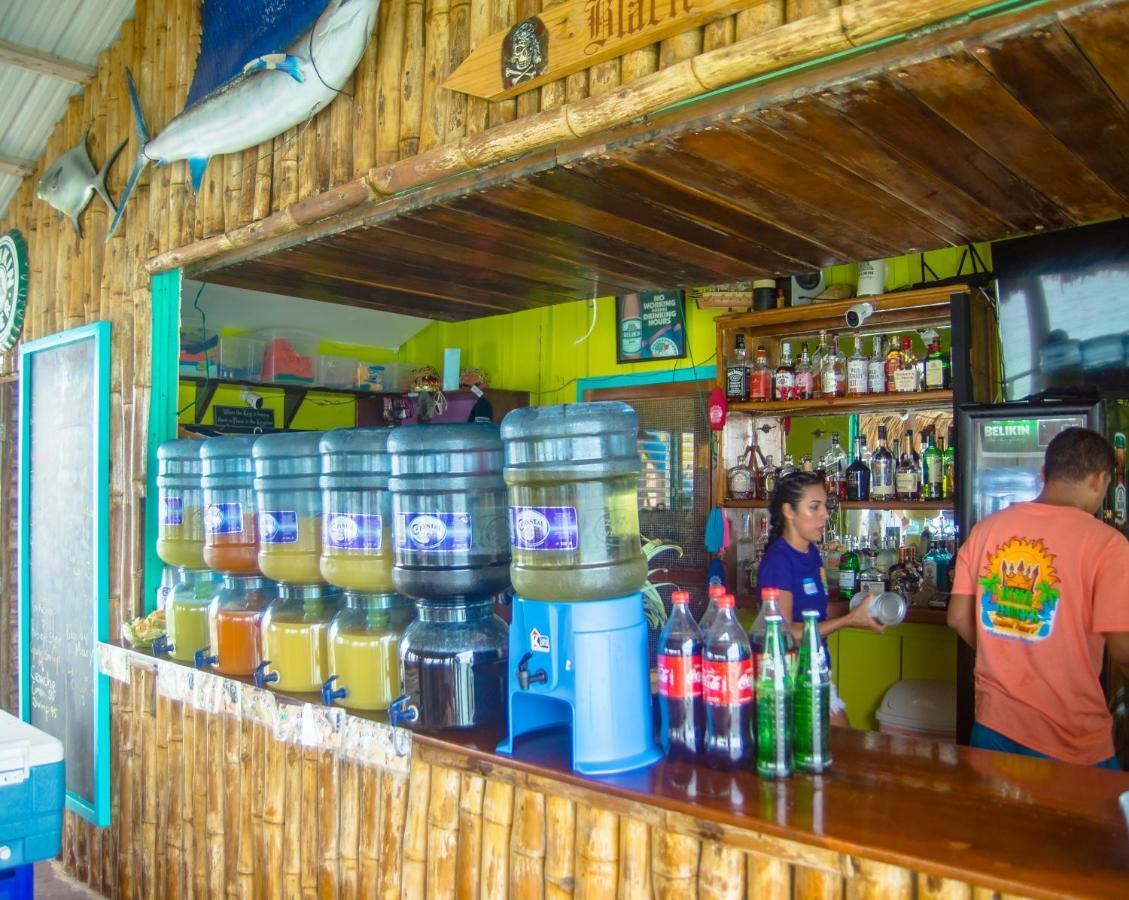 King Lewey'S Island Resort Placencia Extérieur photo